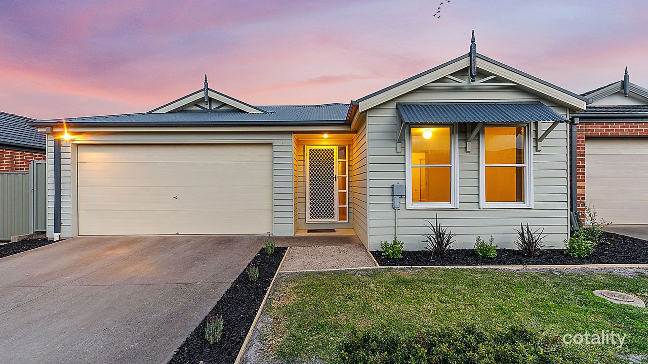 3-bedroom unit at 7 Newcastle Way, Langwarrin, VIC 3910, Frankston, Victoria