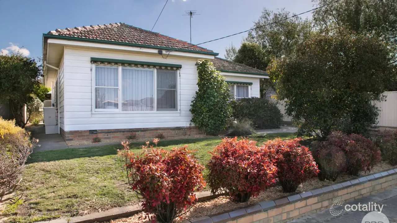 3-bedroom house at 11 El Ramleh Avenue, Wendouree, VIC 3355, Ballarat, Victoria
