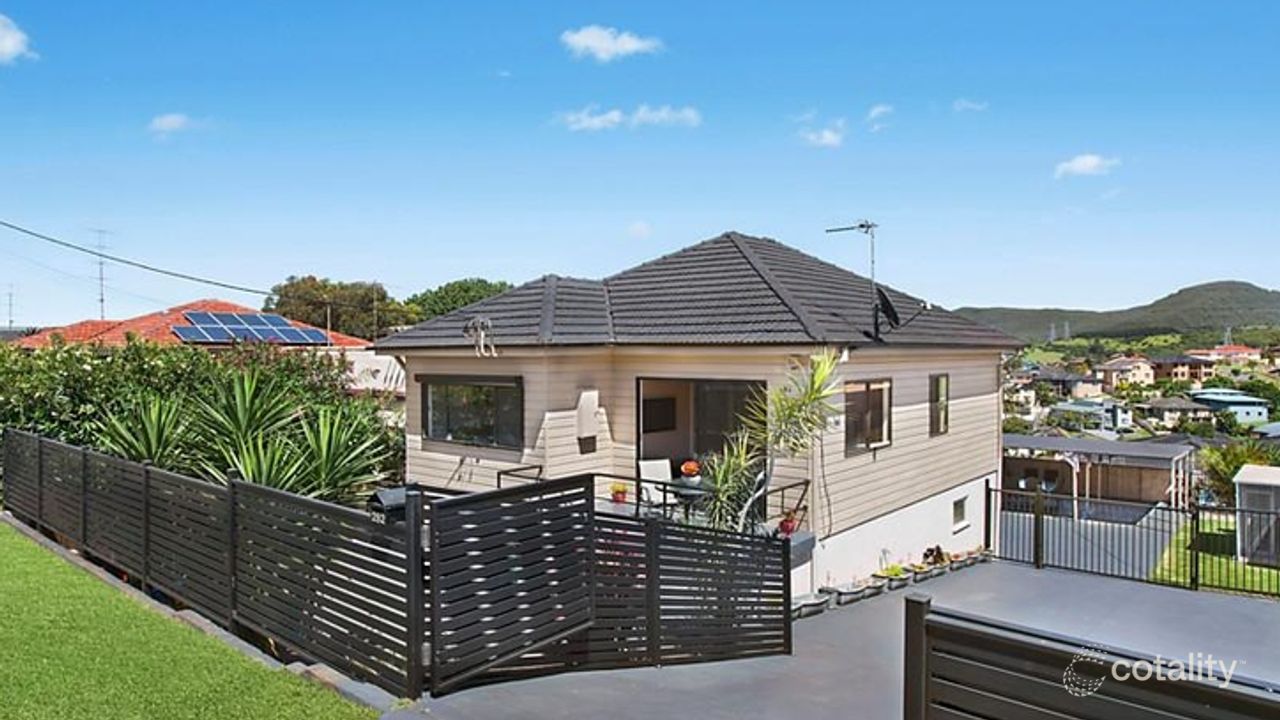 4-bedroom house at 282 Flagstaff Road, Lake Heights, NSW 2502, Wollongong Council, New South Wales