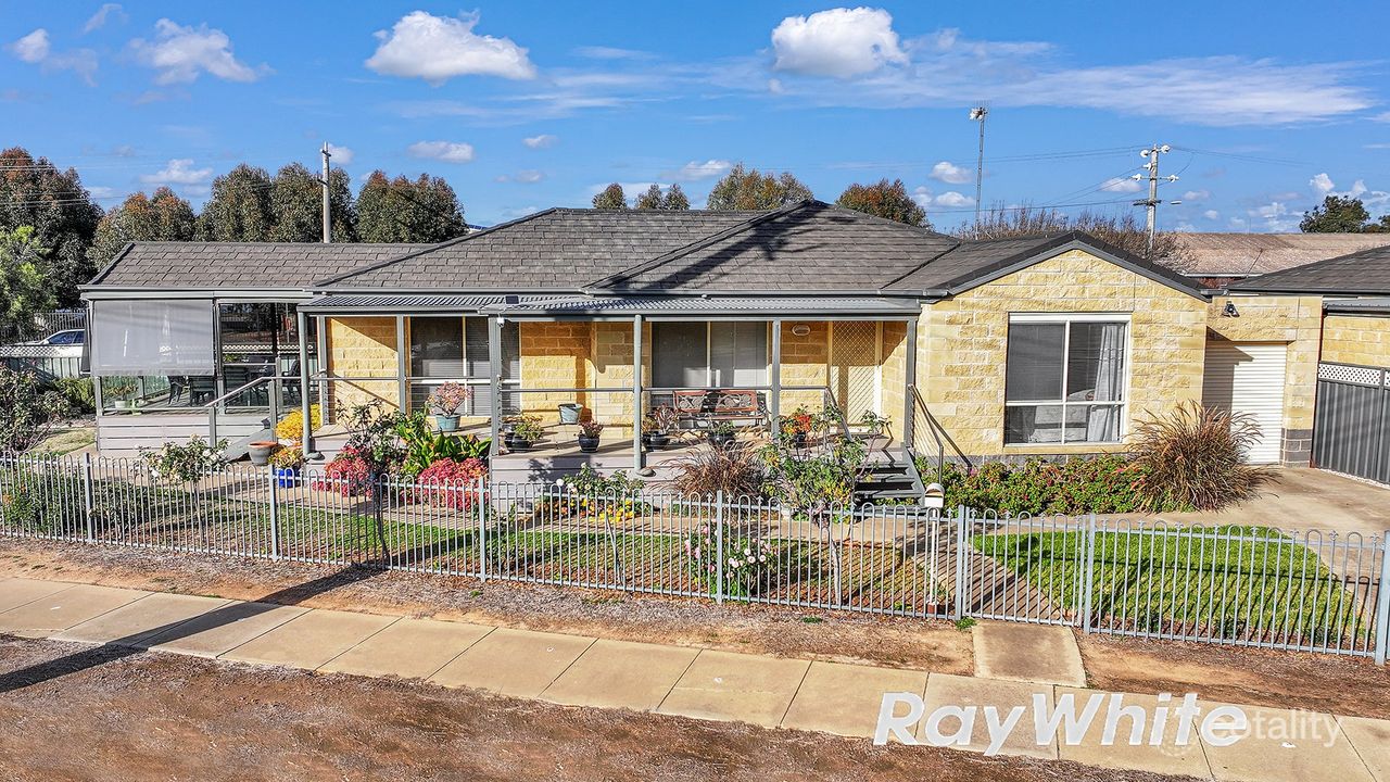 3-bedroom unit at 4/115 Goulburn Road, Echuca, VIC 3564, Campaspe, Victoria