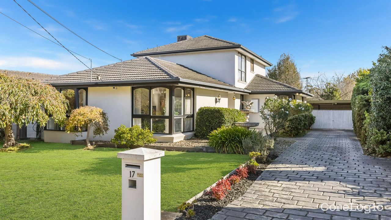 5-bedroom house at 17 Camelot Drive, Monash Council, Victoria