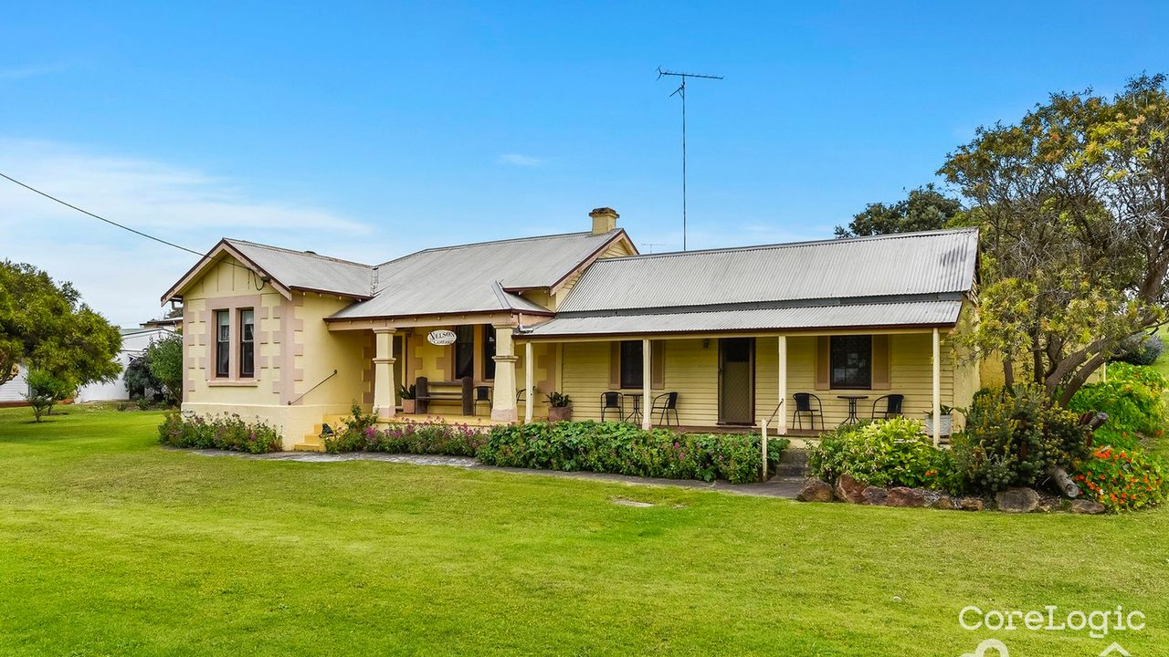 8-bedroom house at 22 Kellett Street, Glenelg Council, Victoria