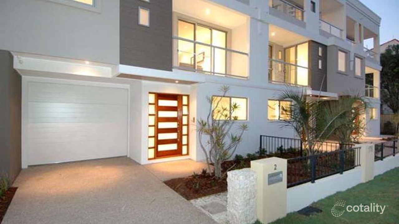 4-bedroom unit at 2/176 Surf Parade, Broadbeach, QLD 4218, Gold Coast, Queensland