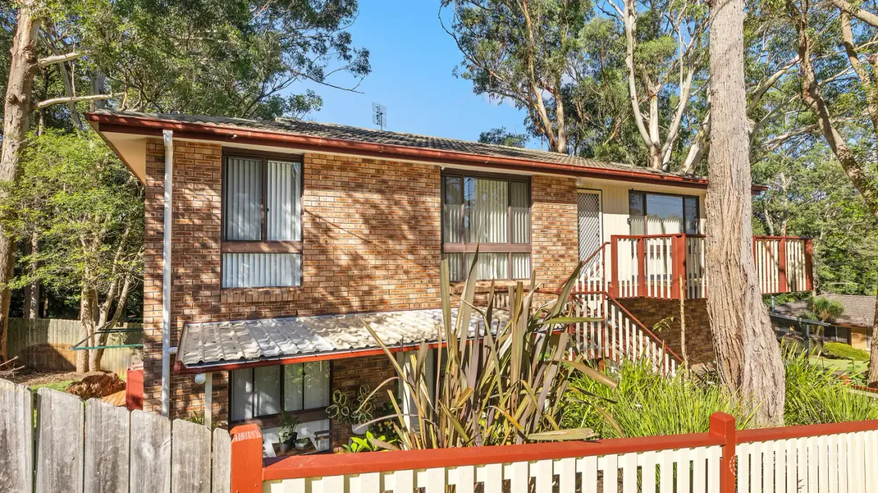 5-bedroom house at 4 Elm Road, Niagara Park, NSW 2250, , New South Wales