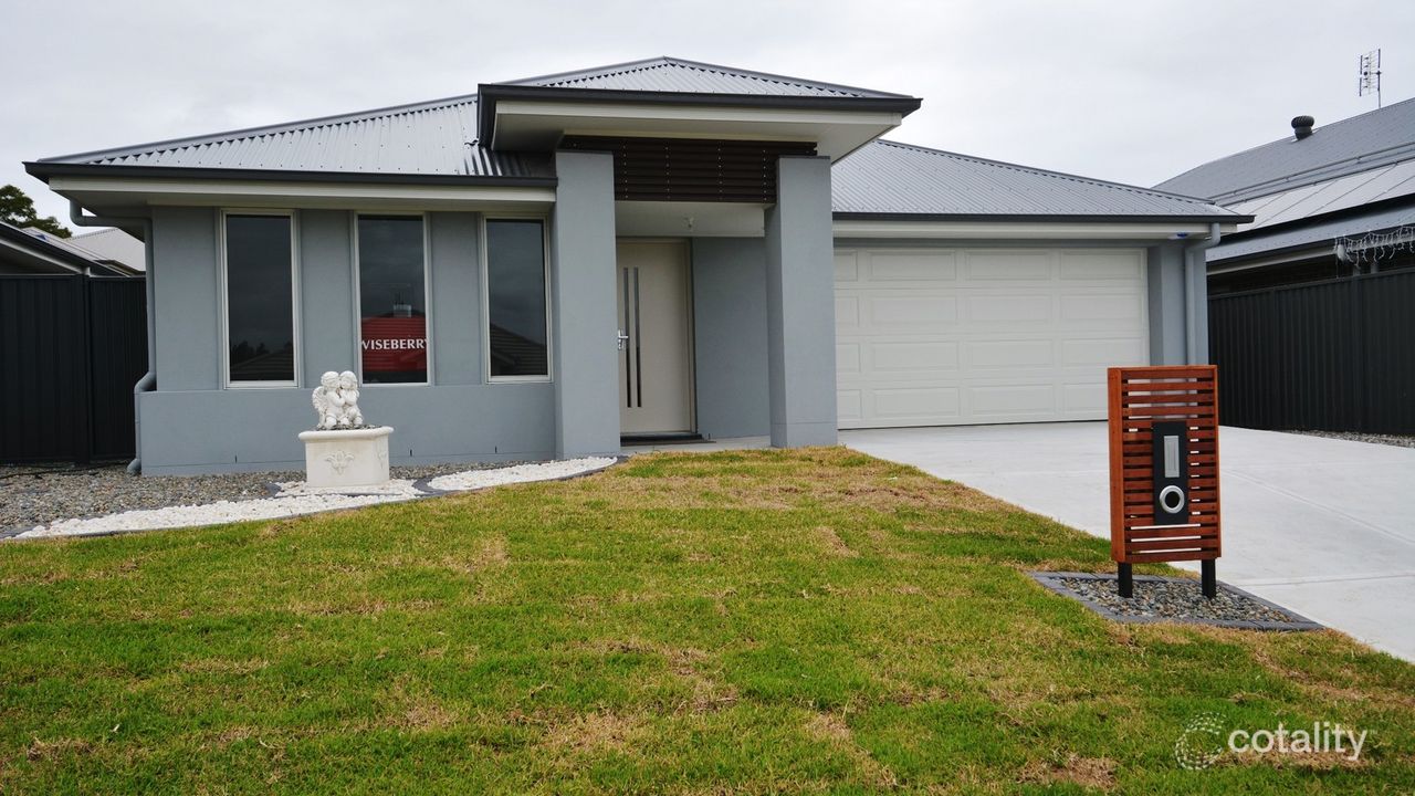4-bedroom house at 6 Norwood Avenue, Hamlyn Terrace, NSW 2259, Central Coast Council, New South Wales
