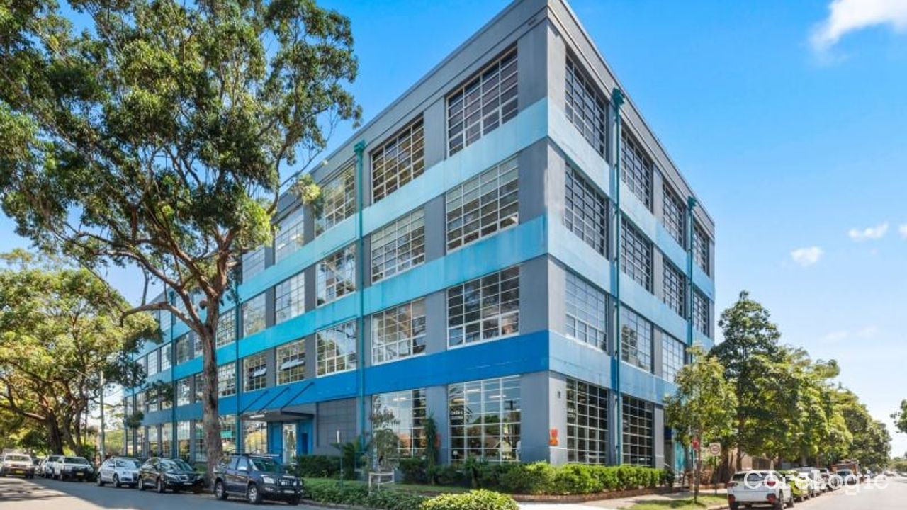 4-bedroom unit at 318/30-40 Harcourt Parade, Sydney Council, New South Wales
