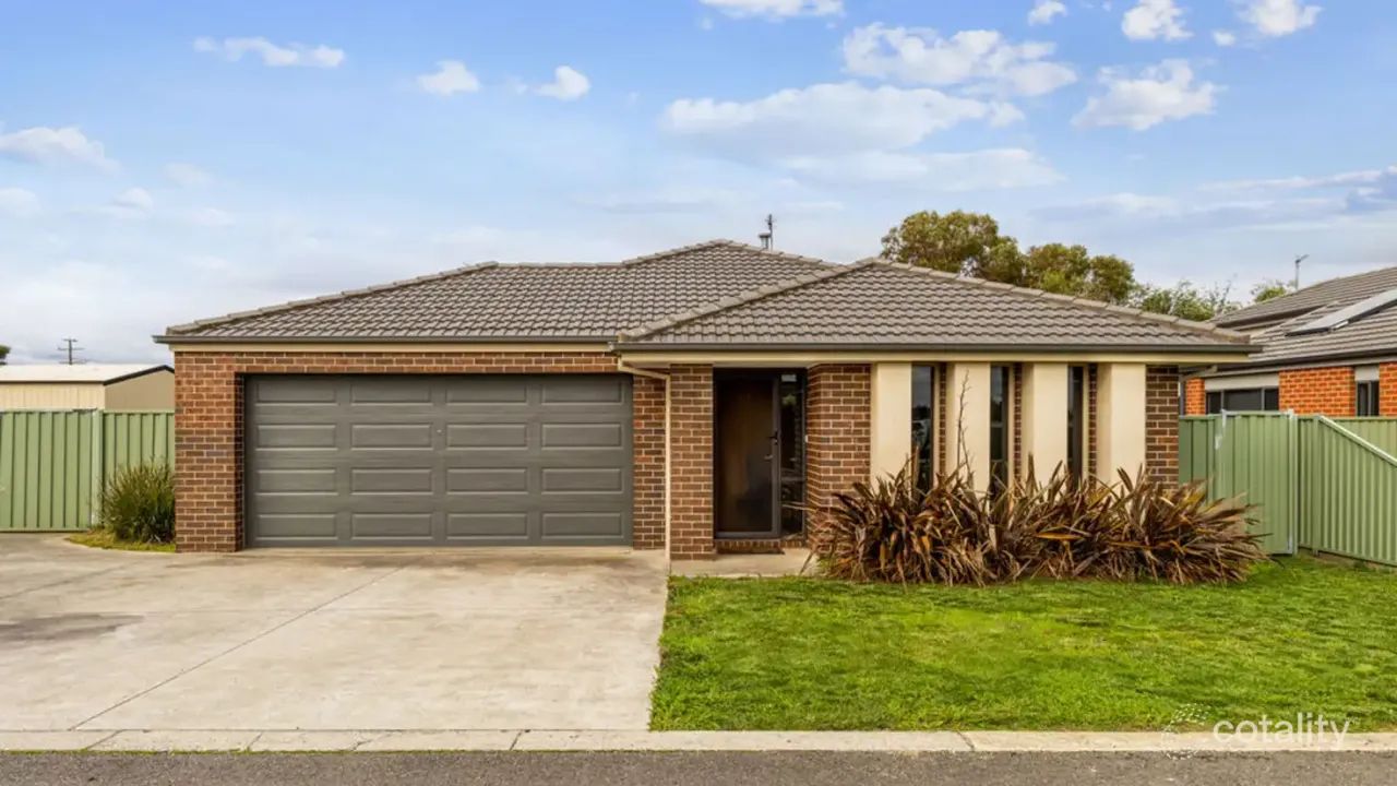 4-bedroom unit at 4 Crestmont Court, Miners Rest, VIC 3352, Ballarat, Victoria