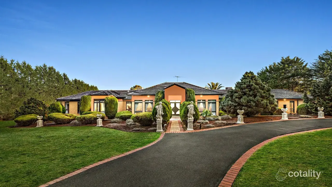5-bedroom house at 1 Jeffrey Drive, Yarrambat, VIC 3091, Nillumbik Council, Victoria
