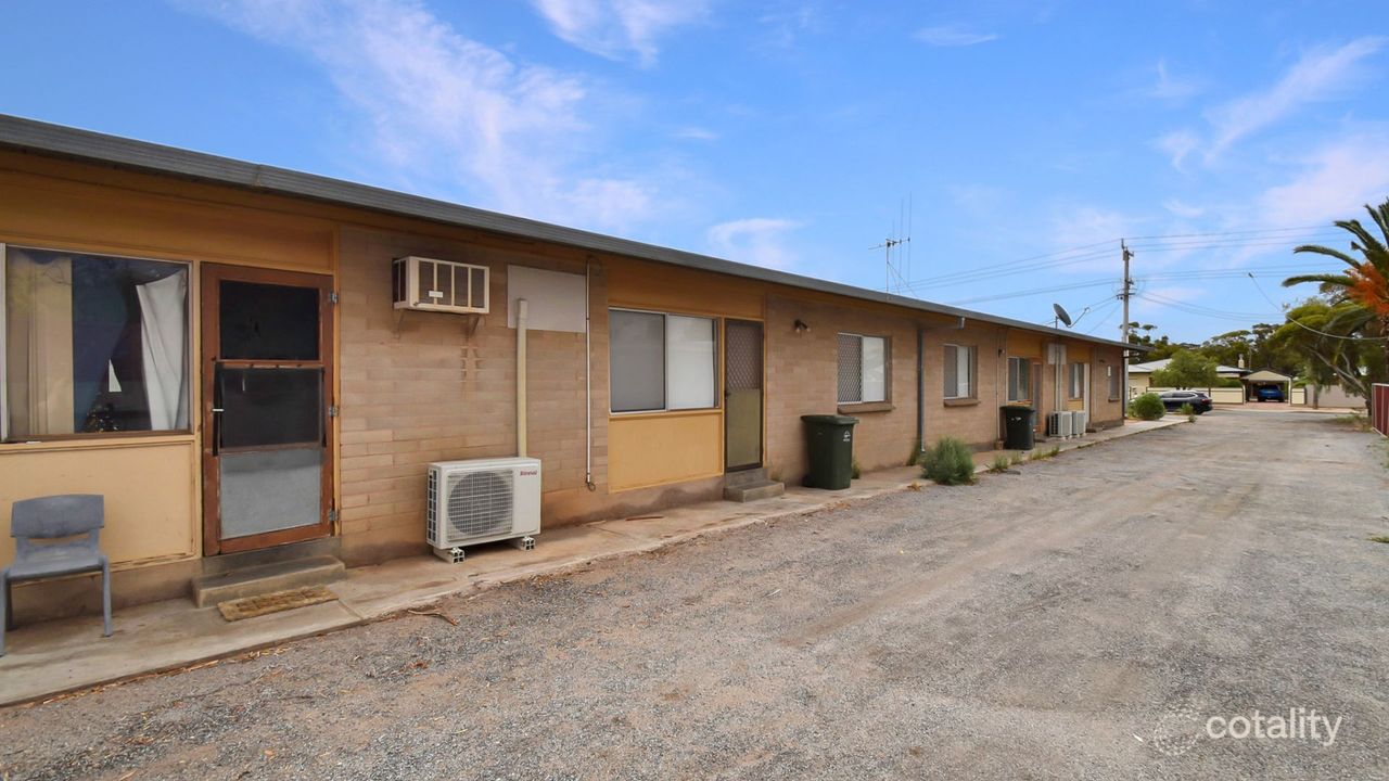 8-bedroom unit at 633 Mcgowen Street, Broken Hill, NSW 2880, Broken Hill Council, New South Wales