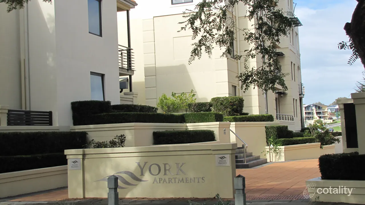 3-bedroom unit at 18/10 Doepel Street, North Fremantle, WA 6159, Fremantle Council, Western Australia