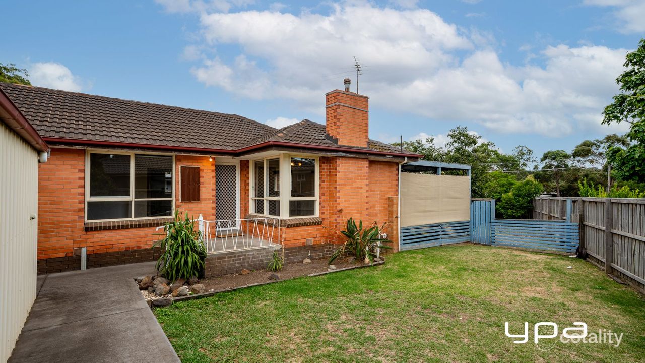 3-bedroom house at 10 Higgins Avenue, Sunbury, VIC 3429, Hume, Victoria