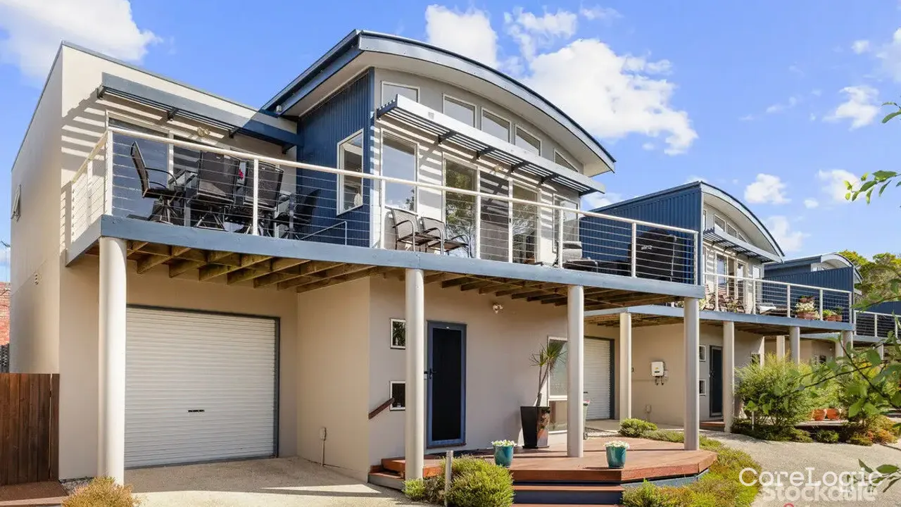 3-bedroom unit at 2/6 Mchaffie Drive, Bass Coast Council, Victoria