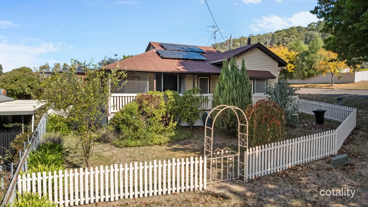 2-bedroom house at 21 Bartoman Street, Batlow, NSW 2730, Snowy Valleys Council, New South Wales