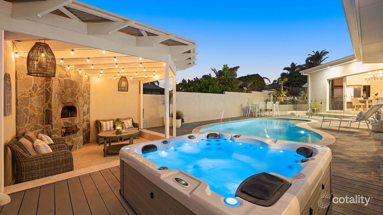 5-bedroom house at 3 Flinders Court, Paradise Point, QLD 4216, Gold Coast Council, Queensland