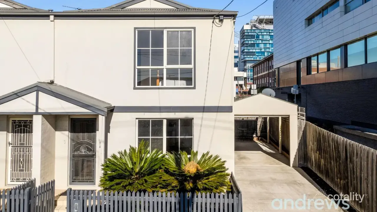 3-bedroom unit at 216 Little Malop Street, Geelong, VIC 3220, Greater Geelong, Victoria
