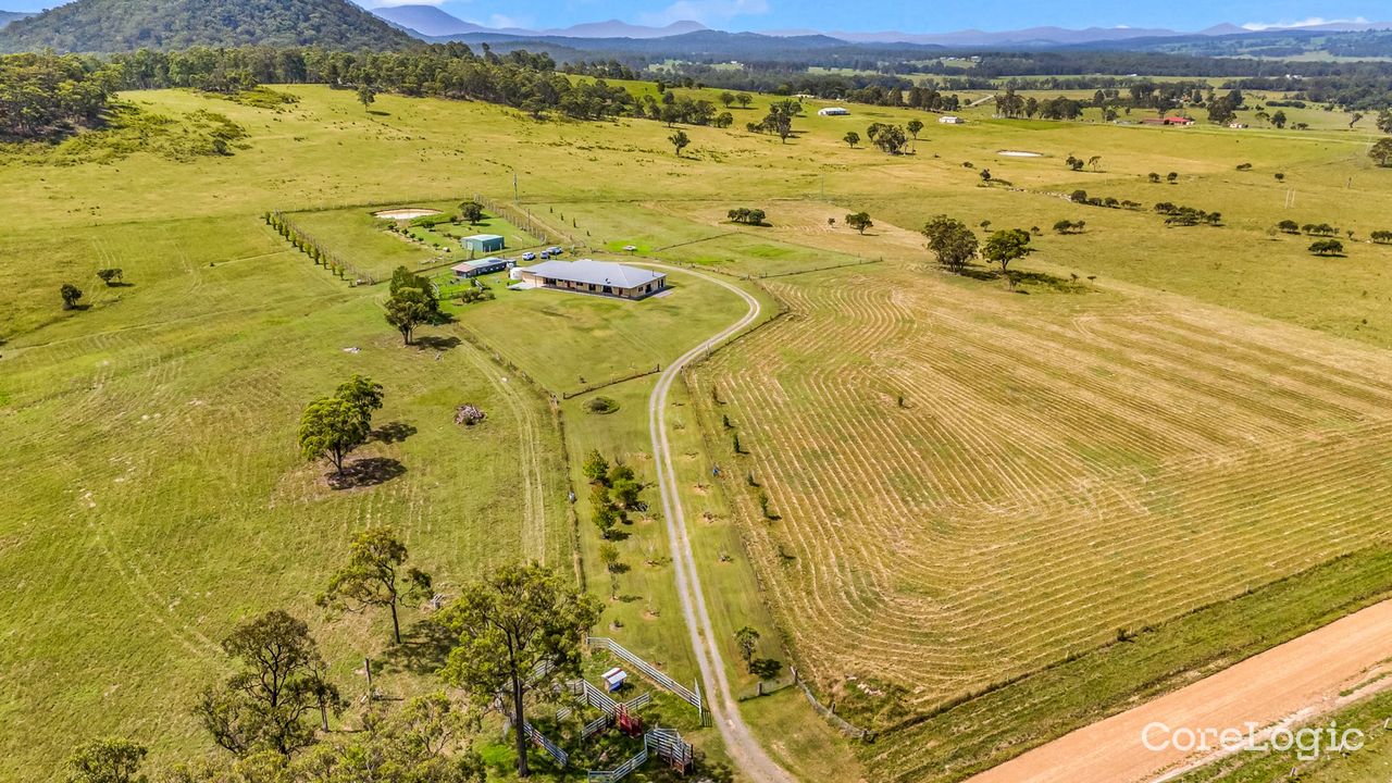 5-bedroom unit at 570 Warraba Road, Mid-Coast Council, New South Wales