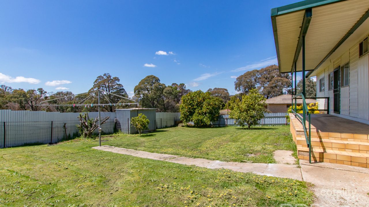 2-bedroom house at 42 Mayday Road, Batlow, NSW 2730, Snowy Valleys Council, New South Wales