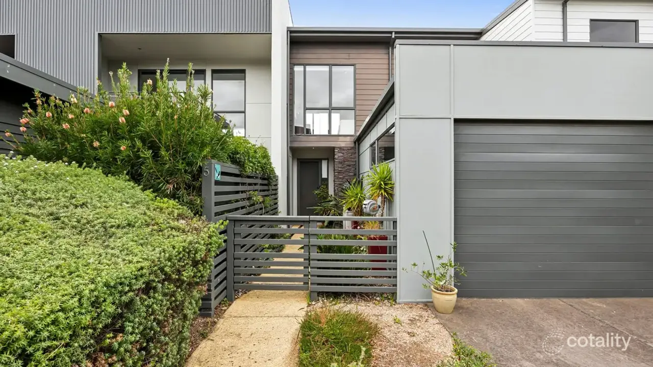 3-bedroom unit at 5 Bunker Place, Torquay, VIC 3228, Surf Coast Council, Victoria