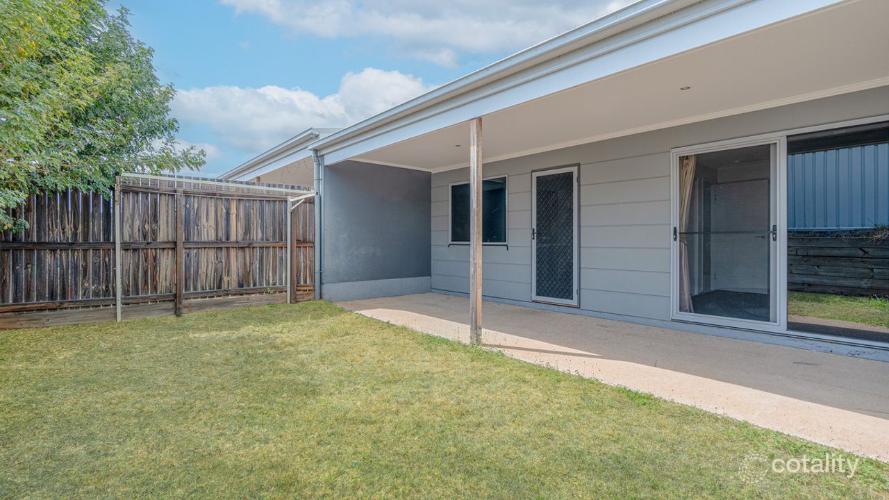 2-bedroom unit at 2/8 Hillcrest Street, Emerald, QLD 4720, Central Highlands Council, Queensland