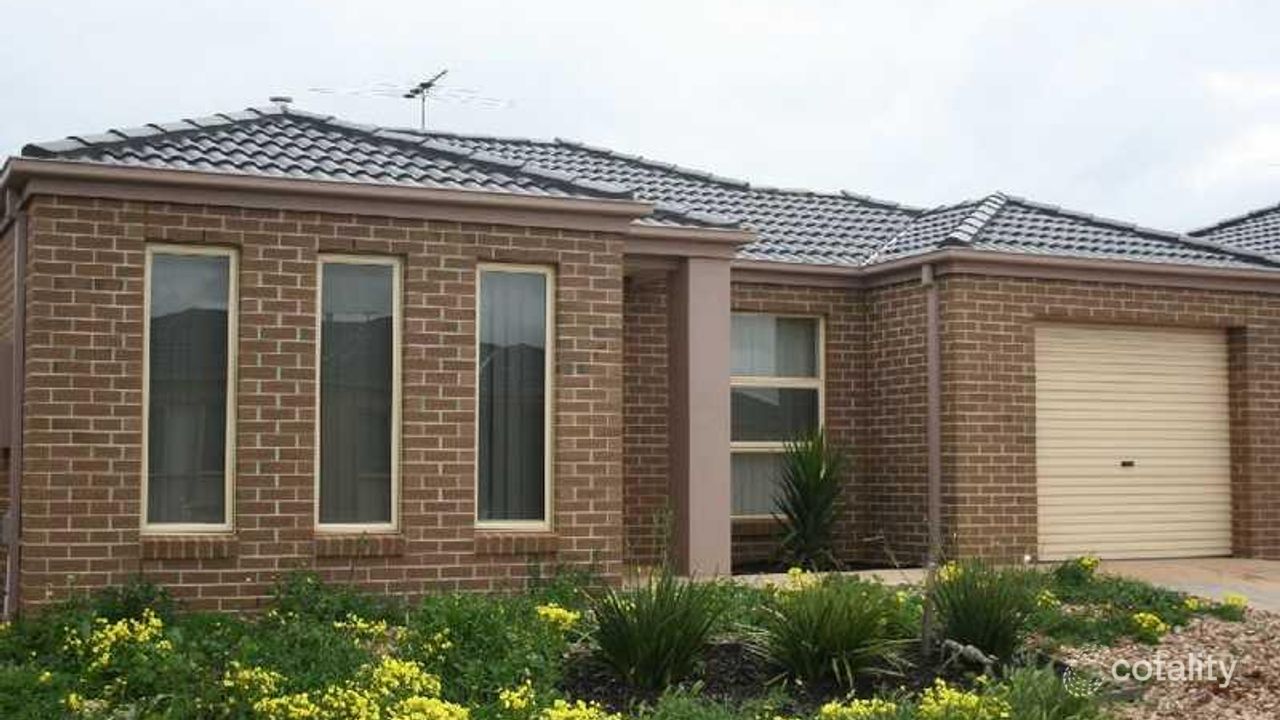 3-bedroom unit at 2/20-22 Roslyn Park Drive, Harkness, VIC 3337, Melton Council, Victoria