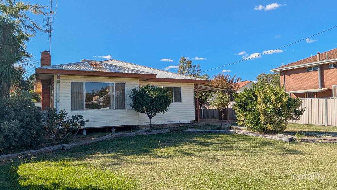 3-bedroom house at 2 Milloo Crescent, Swan Hill, VIC 3585, Swan Hill Council, Victoria