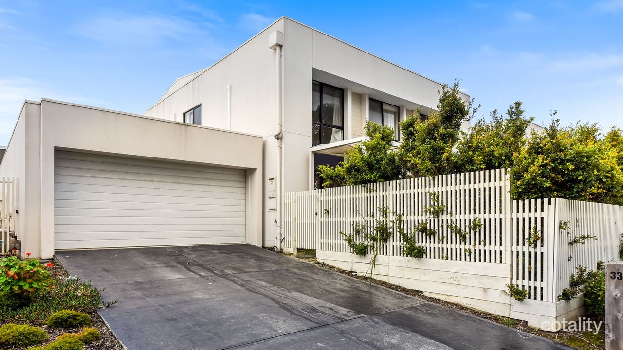 3-bedroom unit at 33 Villa Road, Springvale, VIC 3171, Greater Dandenong Council, Victoria