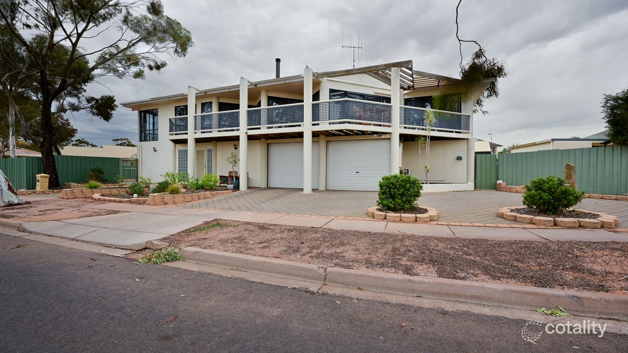 5-bedroom house at 1 Raedel Court, Port Augusta West, SA 5700, Port Augusta, South Australia