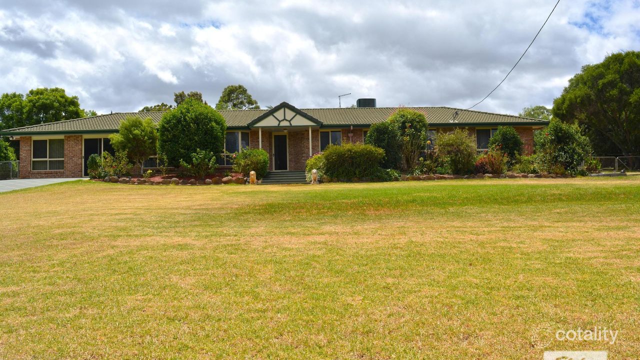 6-bedroom house at 16-18 Westview Road, Rosenthal Heights, QLD 4370, Southern Downs Council, Queensland