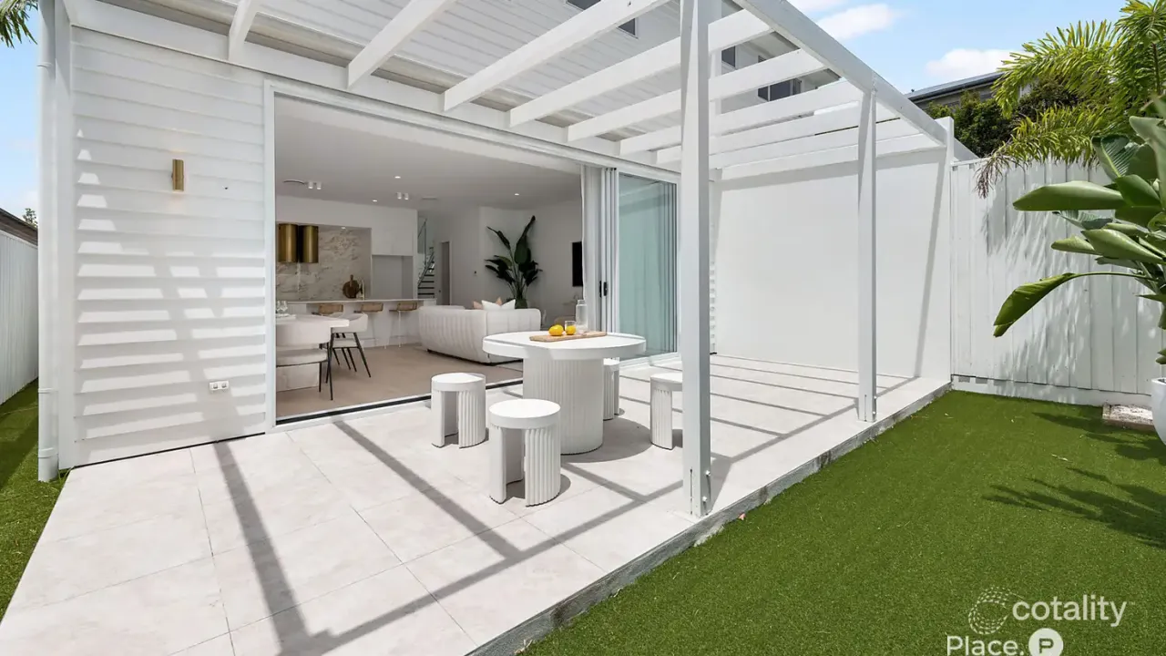 3-bedroom unit at 15 Beatrice Street, Hawthorne, QLD 4171, Brisbane Council, Queensland