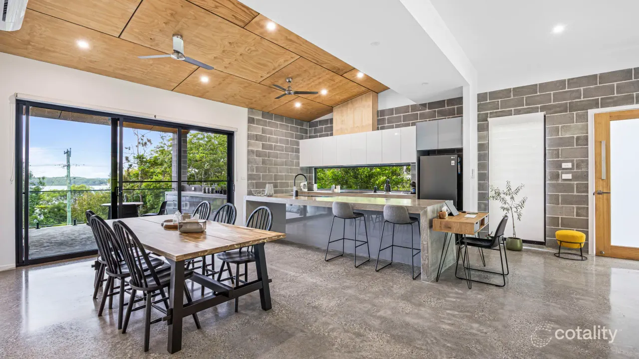 5-bedroom house at 321 Dobell Drive, Wangi Wangi, NSW 2267, Lake Macquarie Council, New South Wales