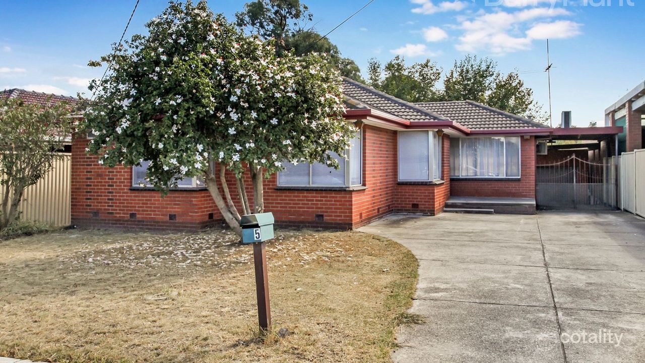 3-bedroom house at 5 Meadowbank Drive, Sunshine North, VIC 3020, Brimbank, Victoria