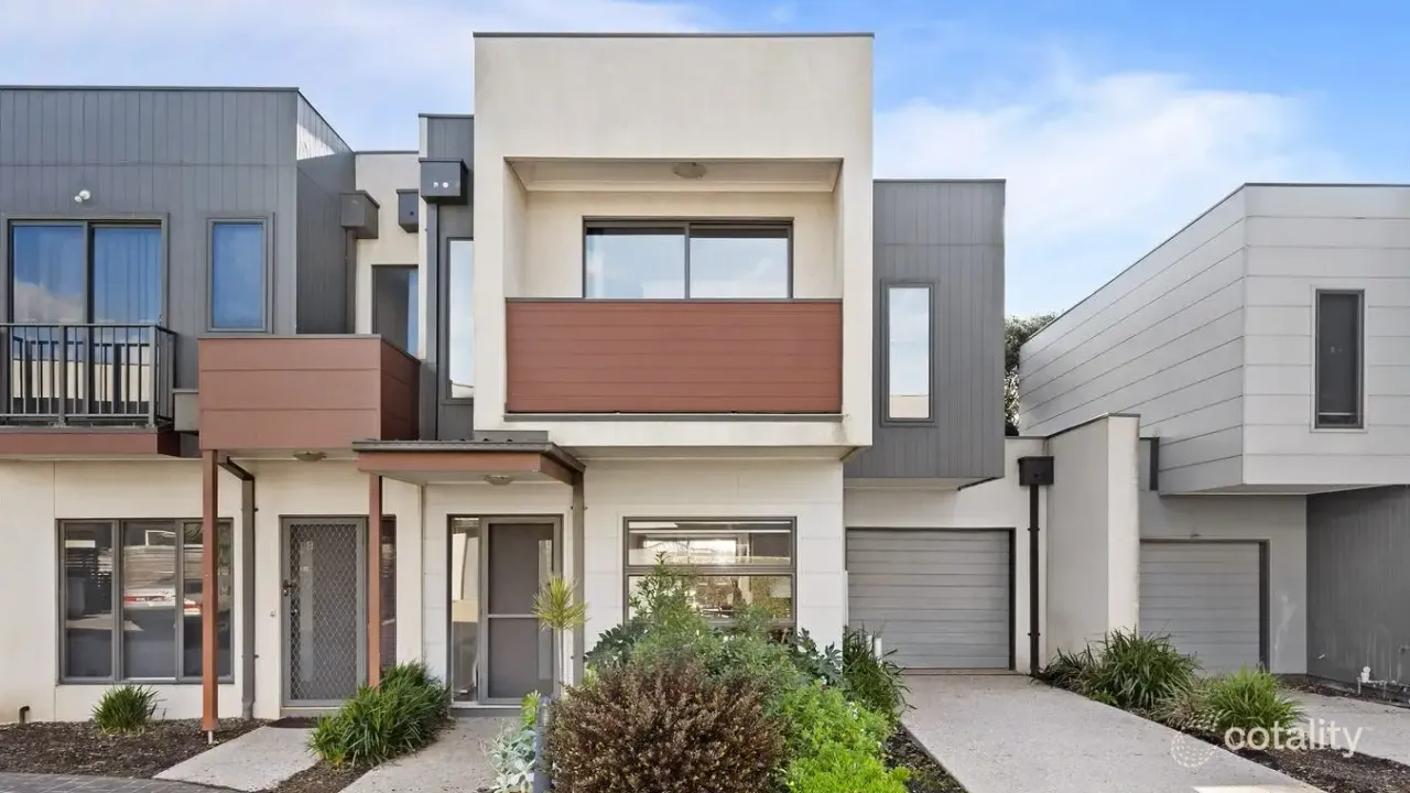 3-bedroom unit at 4 Queenie Way, Cranbourne West, VIC 3977, Casey Council, Victoria
