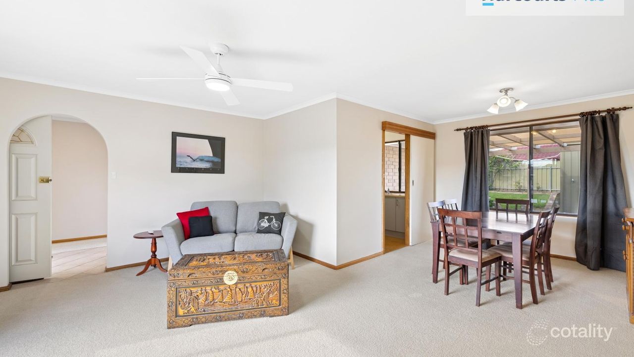 3-bedroom house at 32 Capella Drive, Hallett Cove, SA 5158, Marion, South Australia