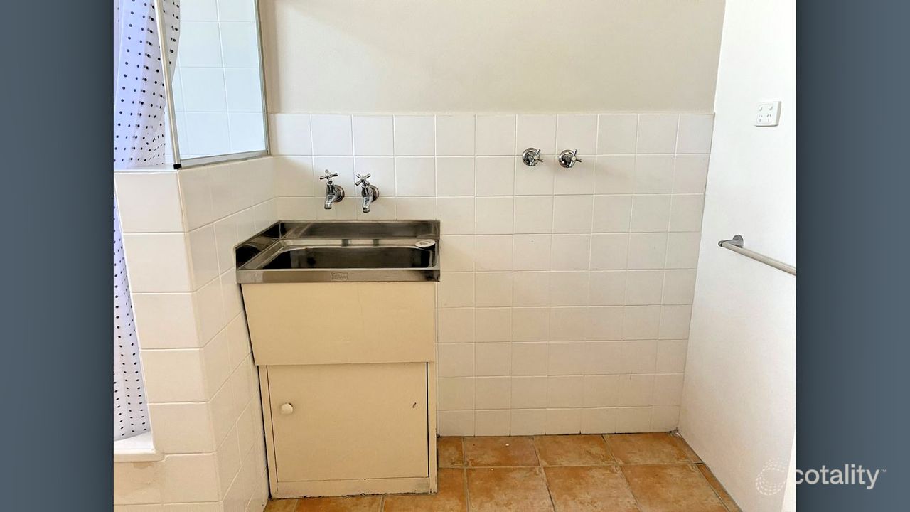 2-bedroom unit at 4/420 Blackshaws Road, Altona North, VIC 3025, Hobsons Bay, Victoria