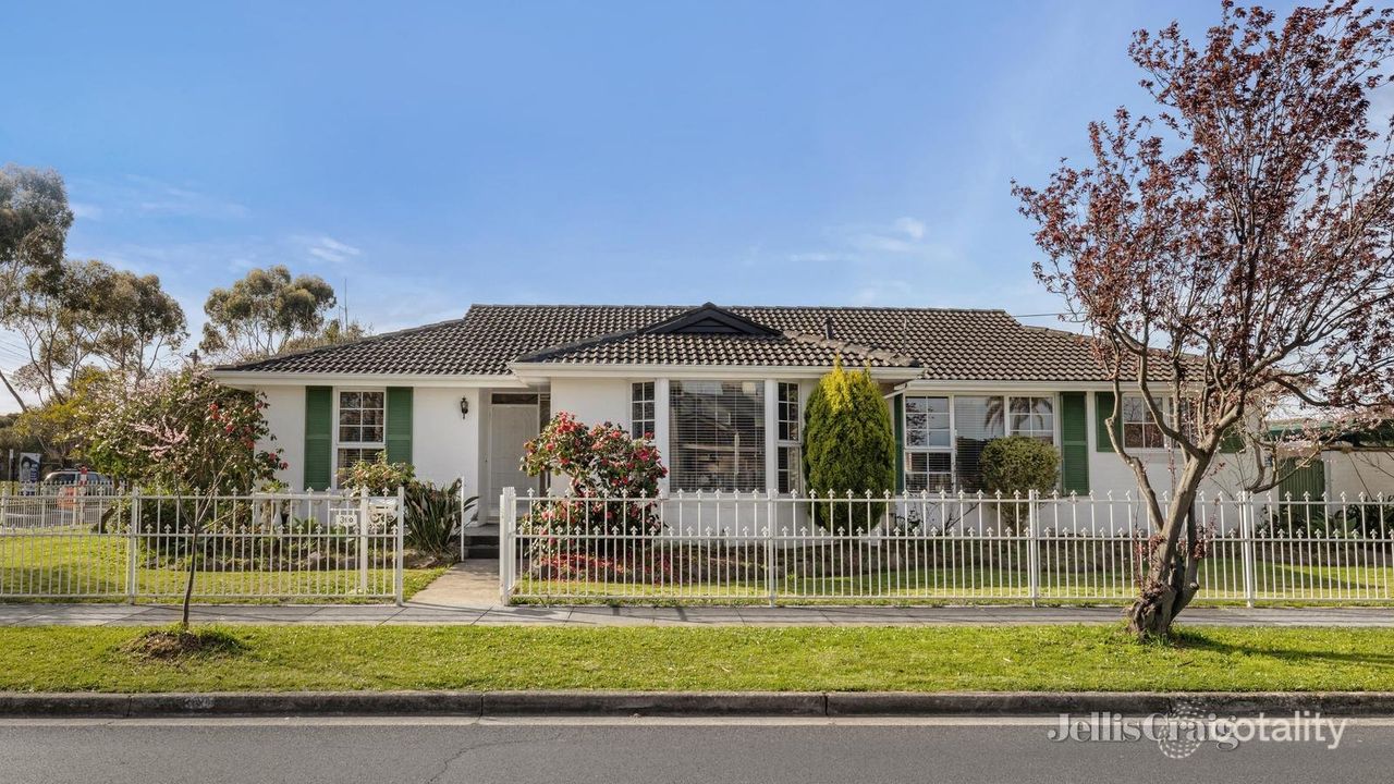 4-bedroom house at 390 Chesterville Road, Bentleigh East, VIC 3165, Glen Eira Council, Victoria