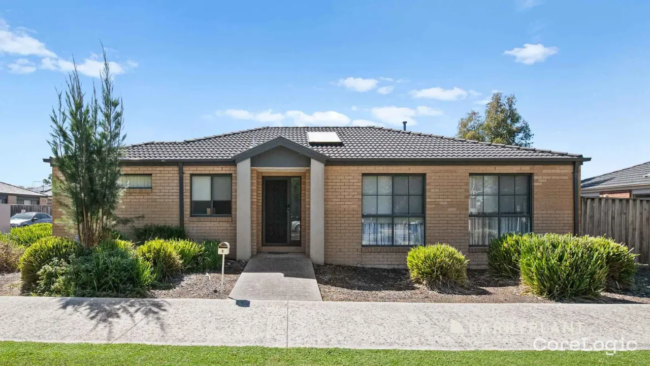 3-bedroom unit at 8/7 Syme Road, Cardinia Council, Victoria