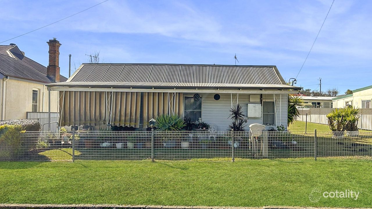 2-bedroom house at 4 Parkes Street, Cowra, NSW 2794, Cowra Council, New South Wales