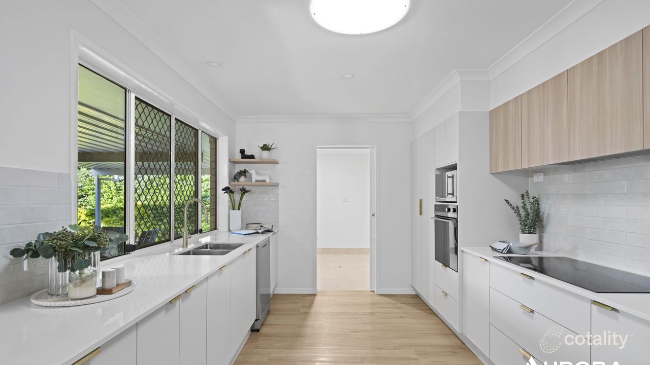 5-bedroom house at 3 Byng Road, Birkdale, QLD 4159, Redland, Queensland