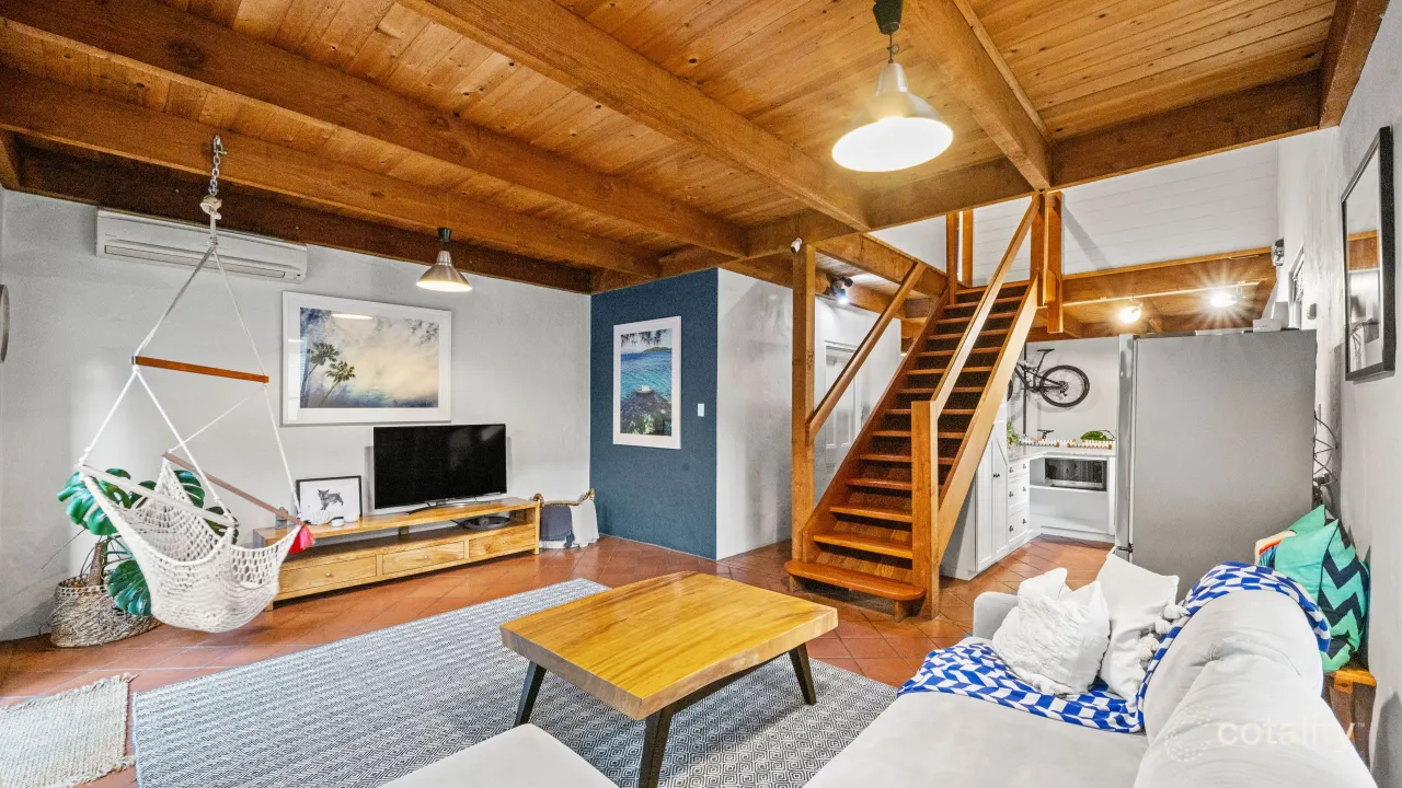 4-bedroom unit at 5B Pamment Street, North Fremantle, WA 6159, Fremantle Council, Western Australia