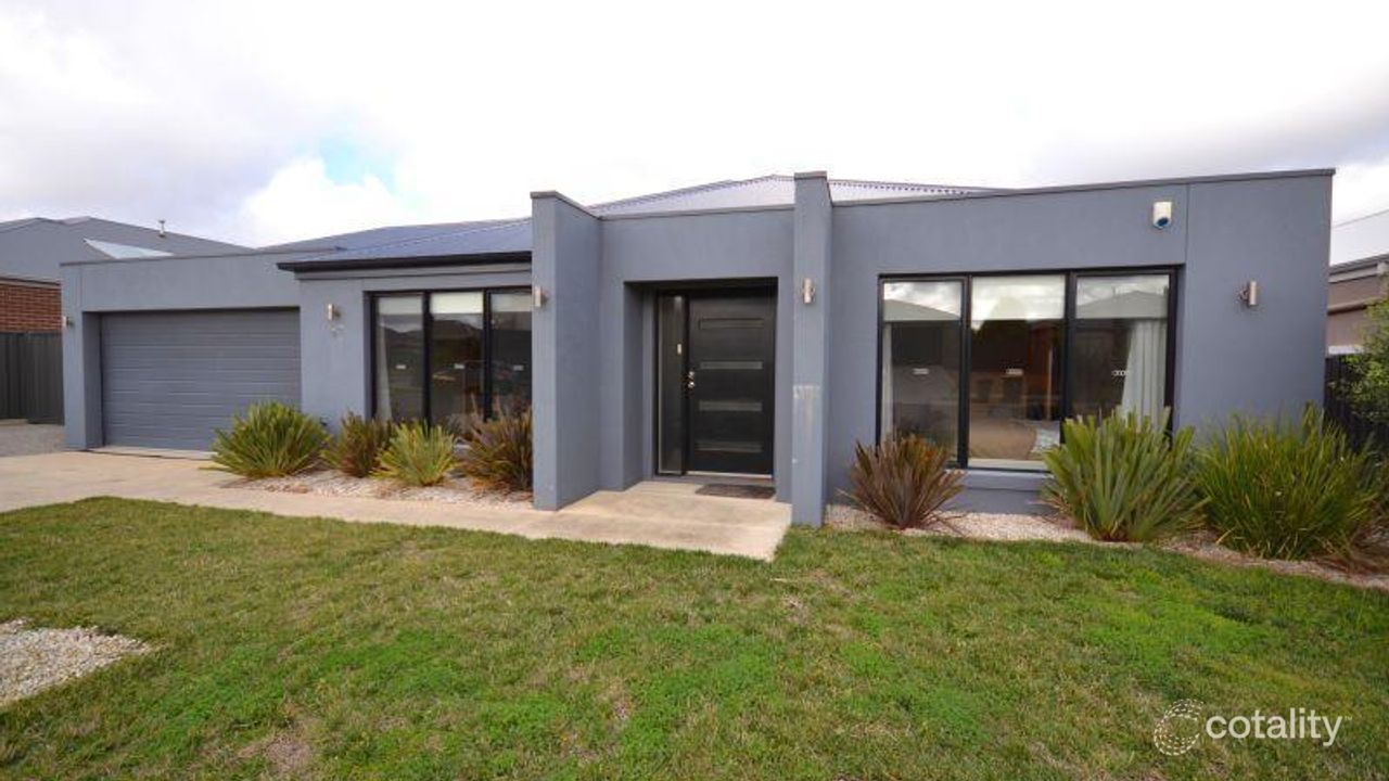 4-bedroom house at 90 Alfredton Drive, Alfredton, VIC 3350, Ballarat, Victoria