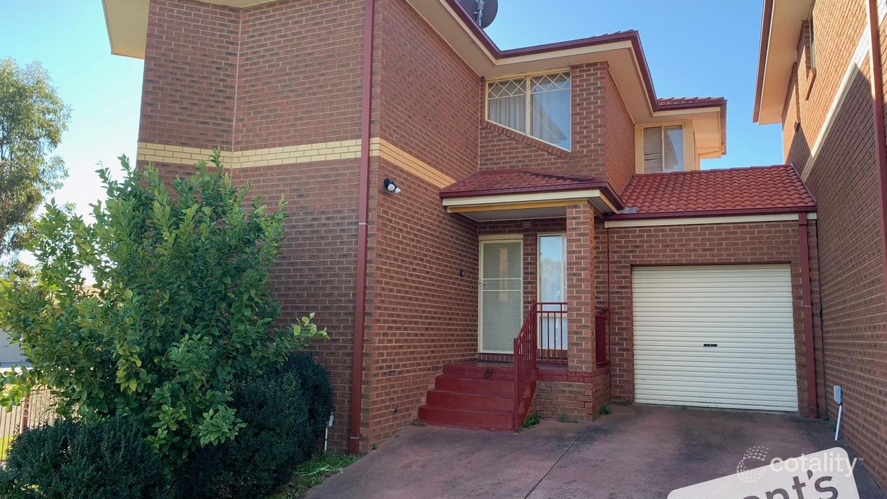 3-bedroom unit at 1/60 Arthur Phillip Drive, Endeavour Hills, VIC 3802, Casey Council, Victoria