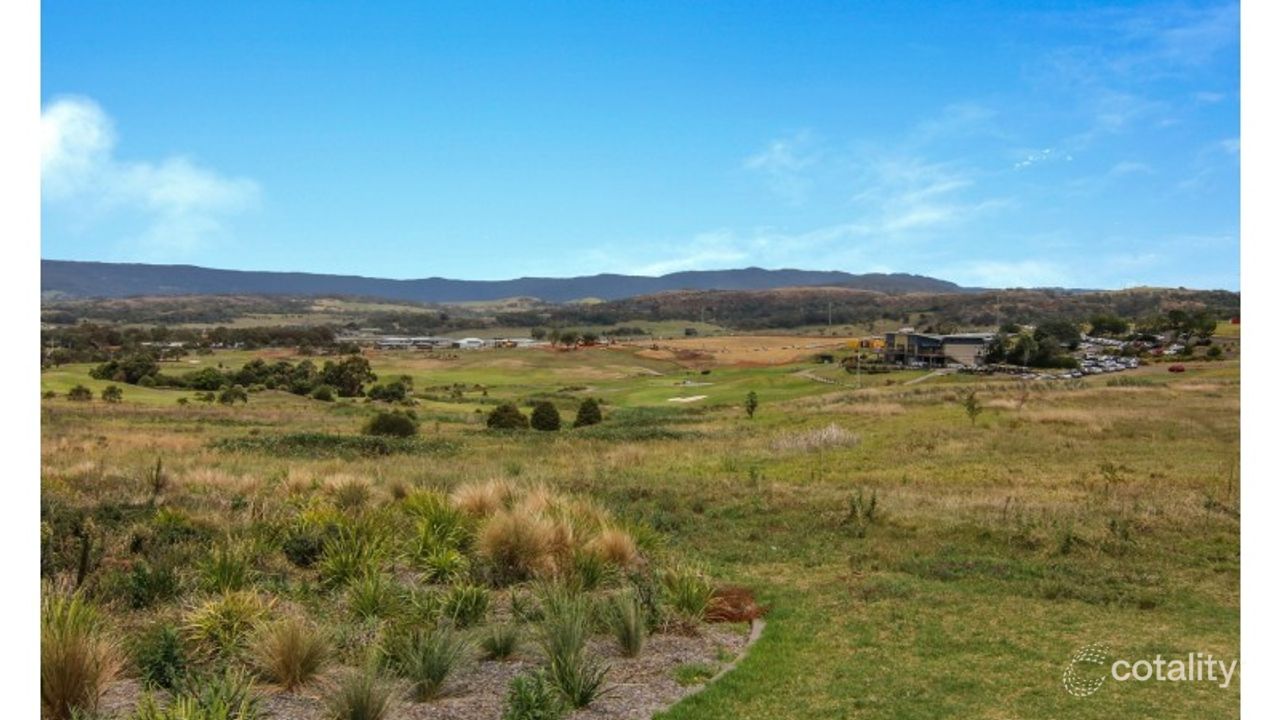 4-bedroom house at 8 the Links Drive, Shell Cove, NSW 2529, Shellharbour Council, New South Wales