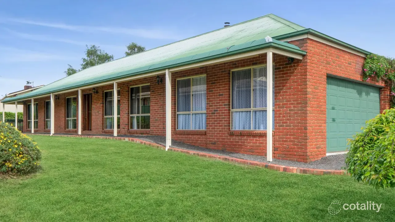 3-bedroom house at 42 Warren Street, Kyneton, VIC 3444, Macedon Ranges, Victoria