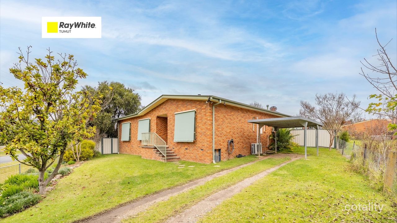 4-bedroom house at 4 Travers Street, Adelong, NSW 2729, Snowy Valleys Council, New South Wales