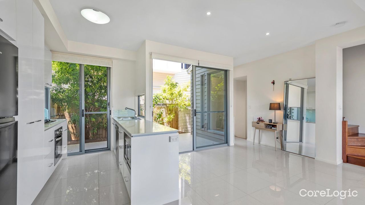 3-bedroom unit at 3/46 Ison Street, Brisbane Council, Queensland