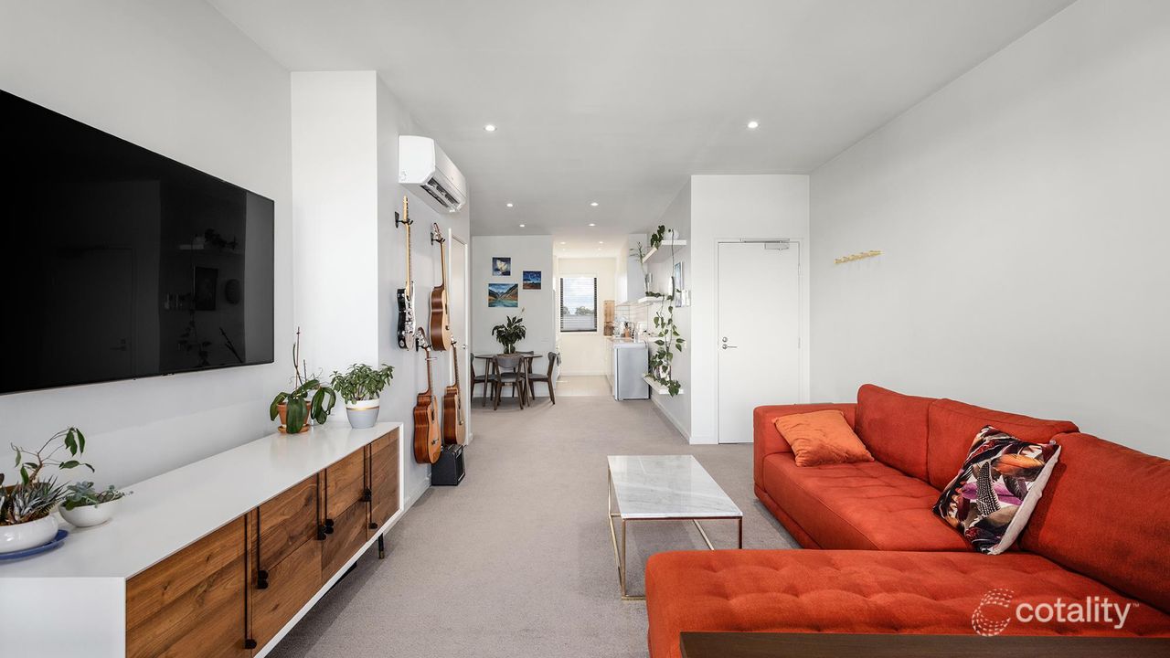 2-bedroom unit at 4/5 Pallisades Boulevard, Cheltenham, VIC 3192, Kingston (Vic.), Victoria