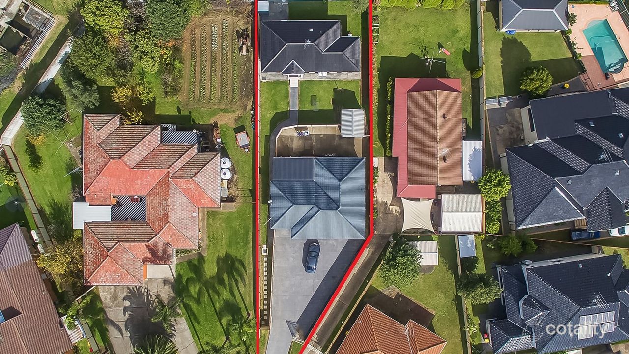 5-bedroom house at 9 Marciano Close, Edensor Park, NSW 2176, Fairfield, New South Wales