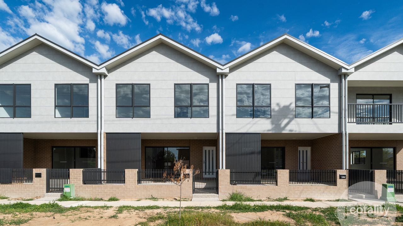 3-bedroom unit at 244 Kincaid Street, Wagga Wagga, NSW 2650, Wagga Wagga, New South Wales
