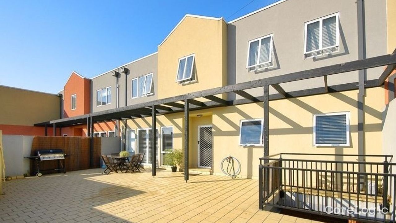 3-bedroom unit at 4/24 Tulloch Grove, Monash Council, Victoria