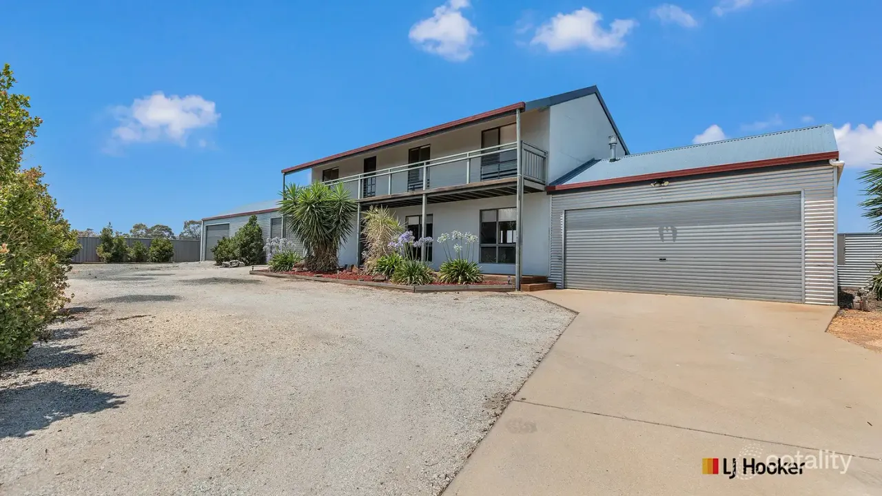 4-bedroom house at 4 Aston Court, Echuca, VIC 3564, Campaspe, Victoria